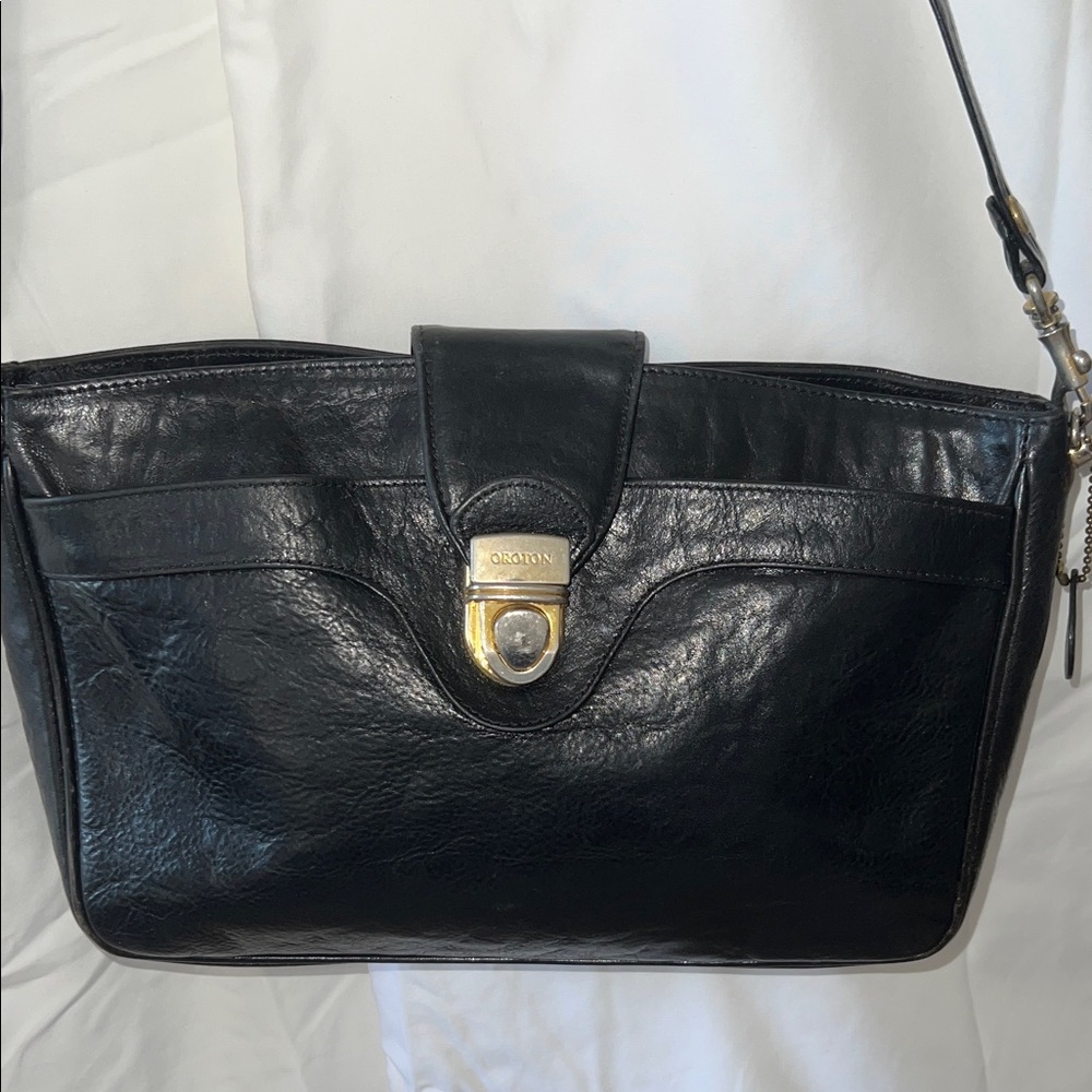 Oroton Black Leather Shoulder Bag with Gold Clasp